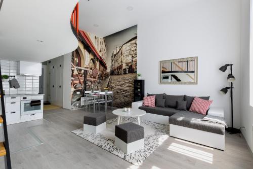 Cobblestone quarters with a wave of colour — 4-Star Luxury Hotel in Budapest, Hungary