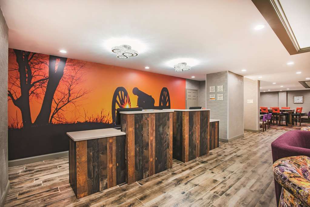 La Quinta Inn & Suites by Wyndham Chambersburg - photo 5