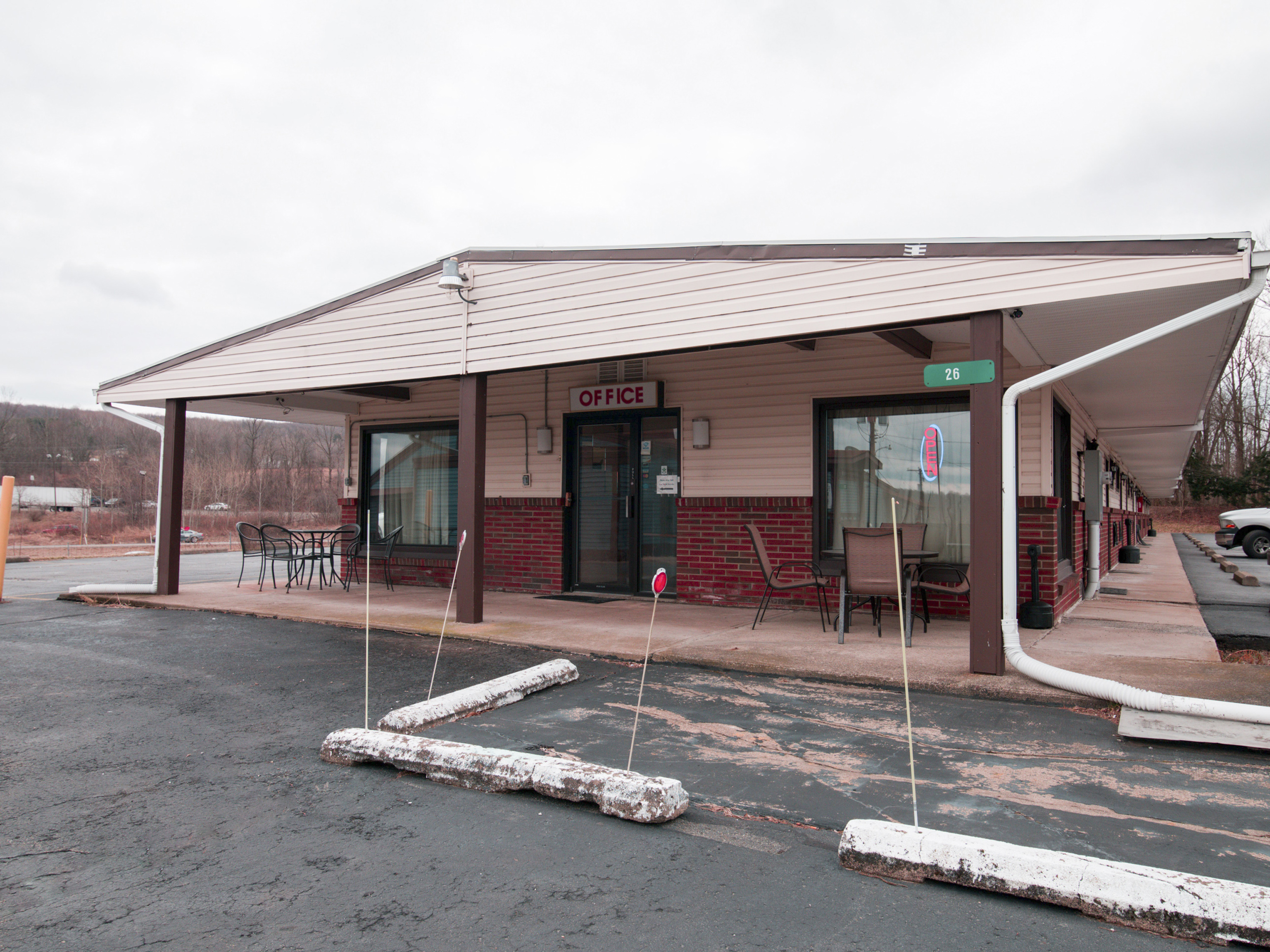 Oyo Hotel Dalton Pa I 81 - photo 28