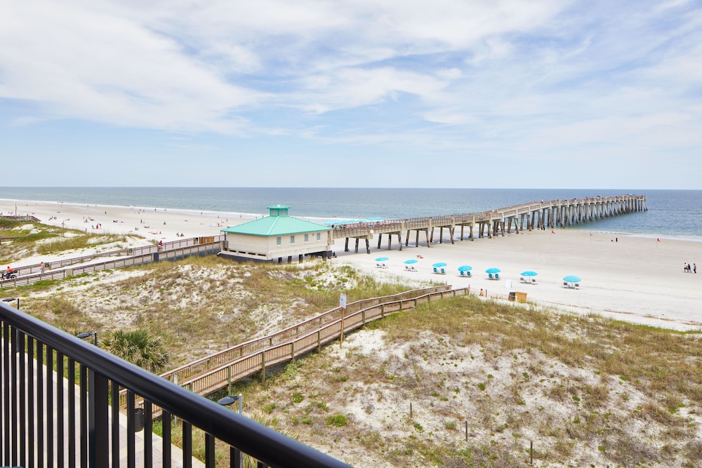SpringHill Suites by Marriott Jacksonville Beach Oceanfront - photo 80