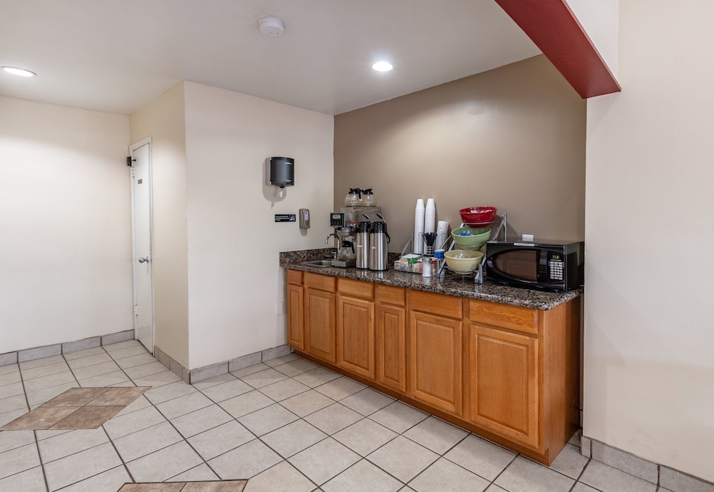 Red Roof Inn Buffalo TX - photo 21