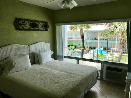 Sunrise Ocean Suites - photo 7