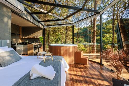 Maravilhosa Cabana De Vidro De Luxo Na Natureza — Pomerode