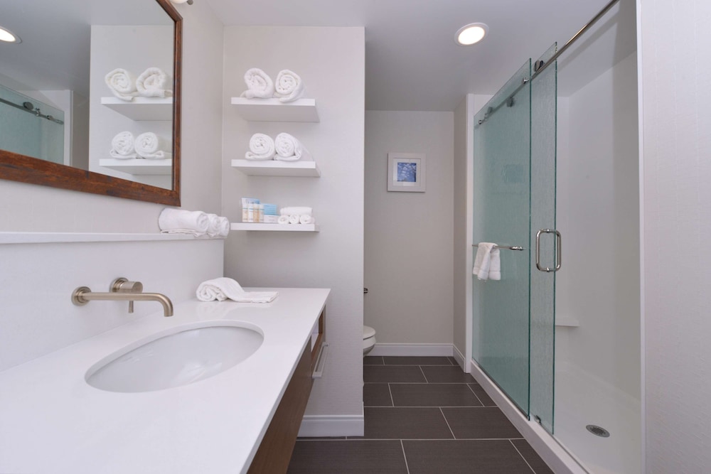 Hampton Inn & Suites Cincinnati Mason - photo 27