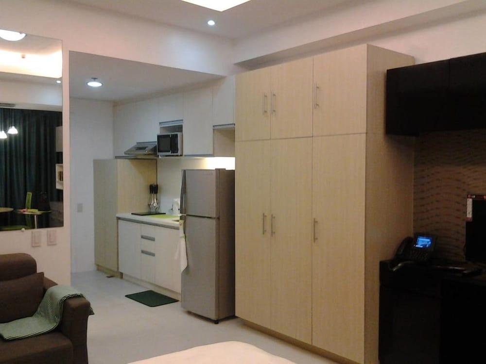 Twin Oaks Place Units — hotel in Mandaluyong City