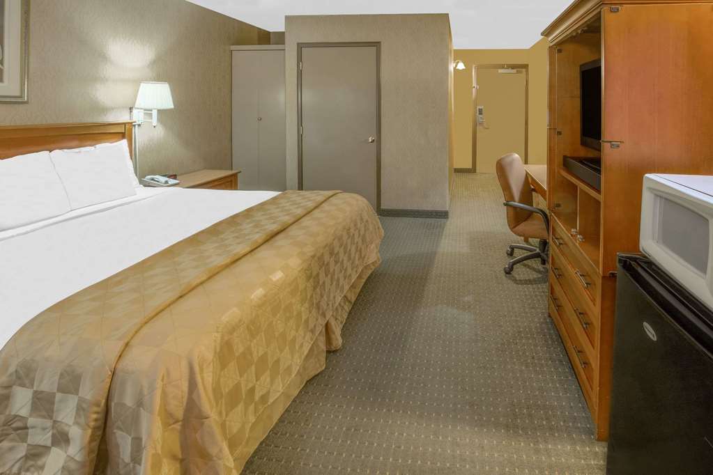 Days Inn by Wyndham Eureka CA - photo 6