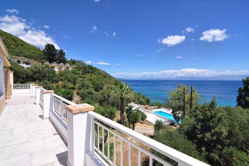Veroniki Penthouse Deluxe Apartment — 4-Star Luxury Hotel in Corfu, Greece