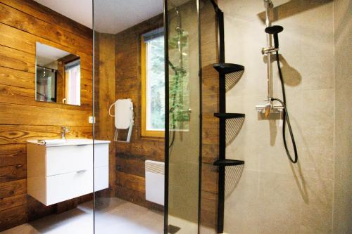 Chalet l'OURSON A GAcrardmer vue imprenable lac — 4-Star Luxury Hotel in Gerardmer, France