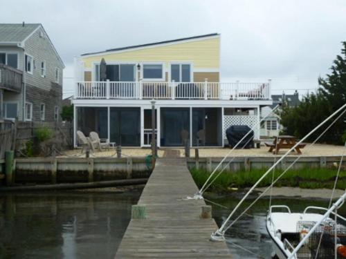 Bayfront Condo Ship Bottom Beach Badges Wifi Washer Dryer Enjoy The Views From This 2nd Floor 22012295 — Ship Bottom