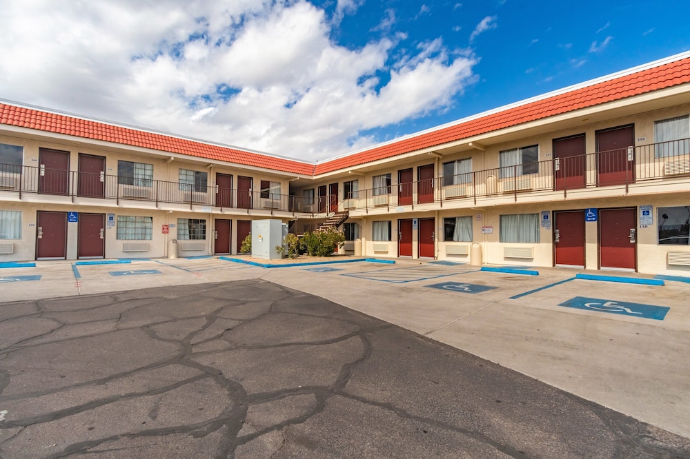 Red Roof Inn Phoenix Midtown - photo 30