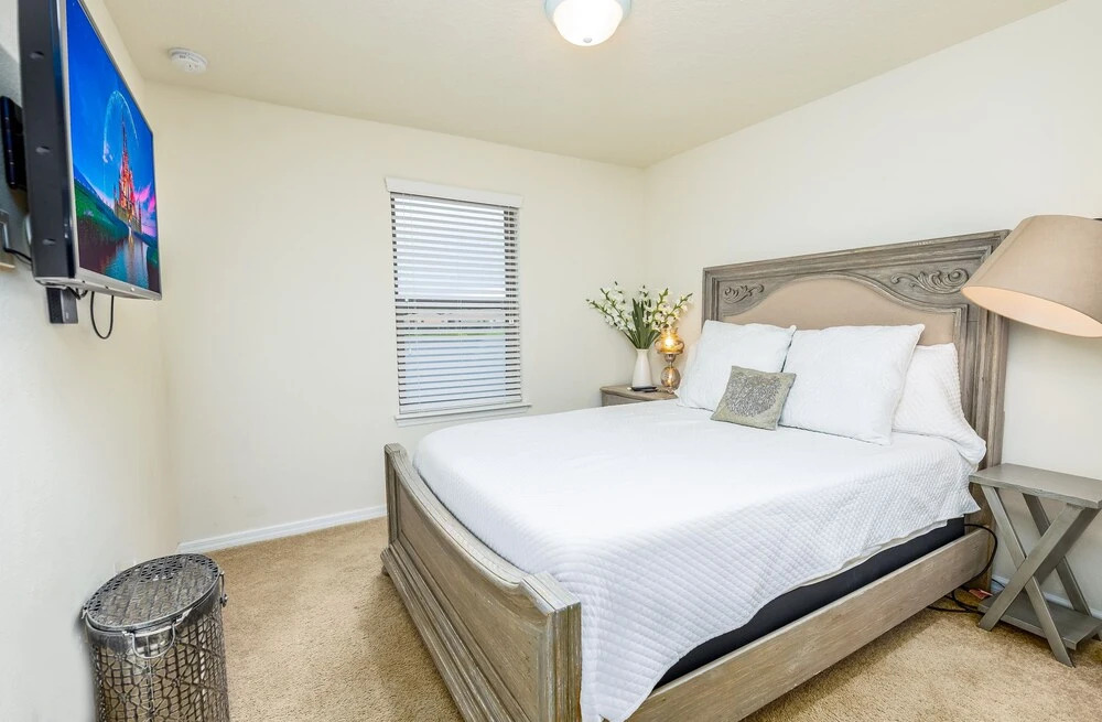 Flash 20 Off Amazing New TownHome with Pvt Pool and Access to Clubhouse Close to Disney - photo 5