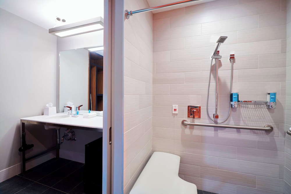 Aloft Cleveland Airport - photo 14