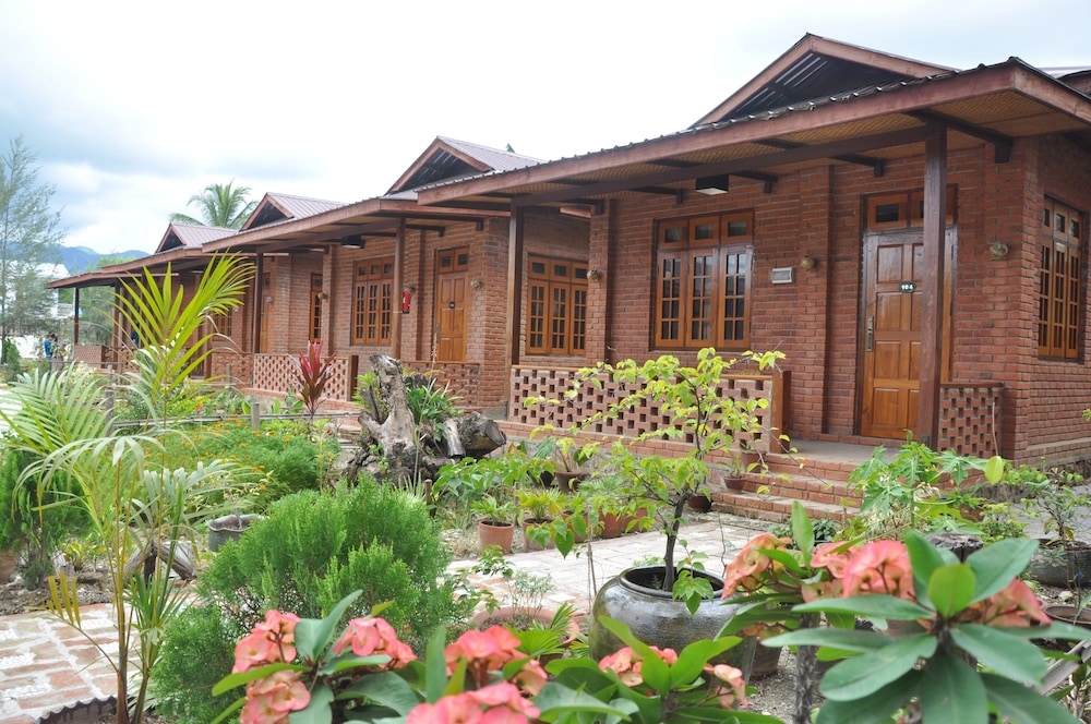 Trinity Family Inn — hotel near Heho Airport
