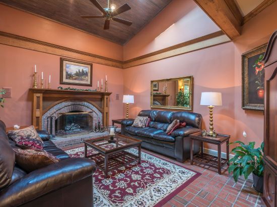 Eight Gables Inn - photo 13