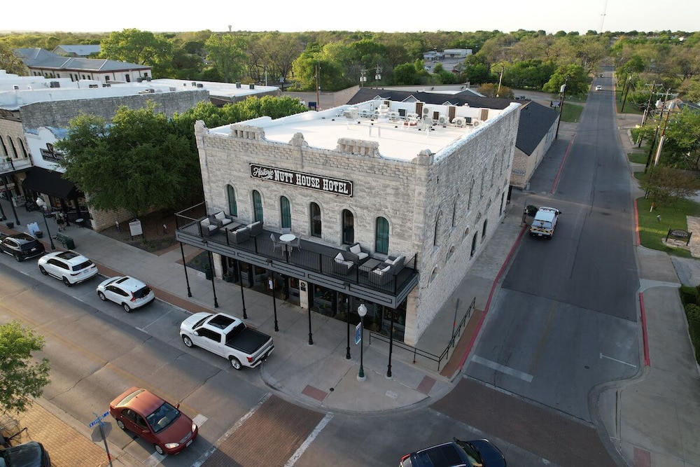Nutt House Historic Hotel in Granbury, United States