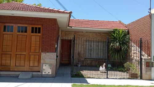 Chalet Carrasco totalmente equipado — 4-Star Luxury Hotel in Mar Del Plata, Argentina