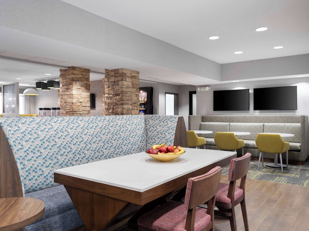 Hampton Inn Ottawa - photo 32