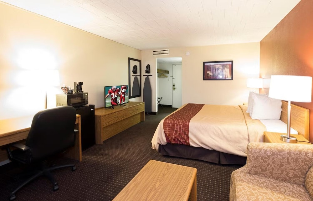 Days Inn by Wyndham Williamsport - photo 6