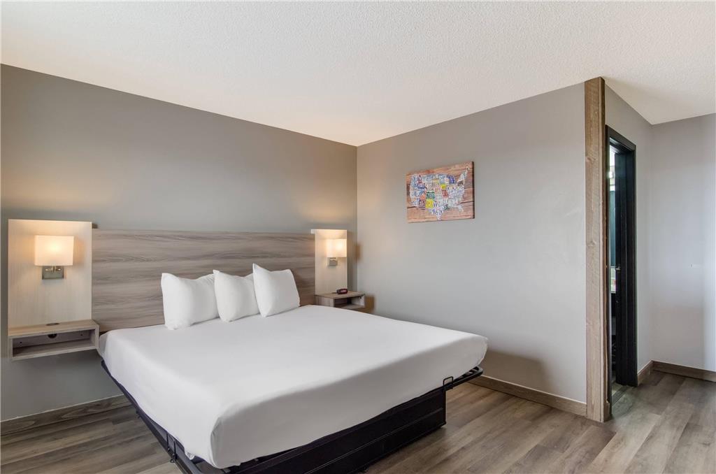 Econo Lodge Scottsbluff NE - photo 10