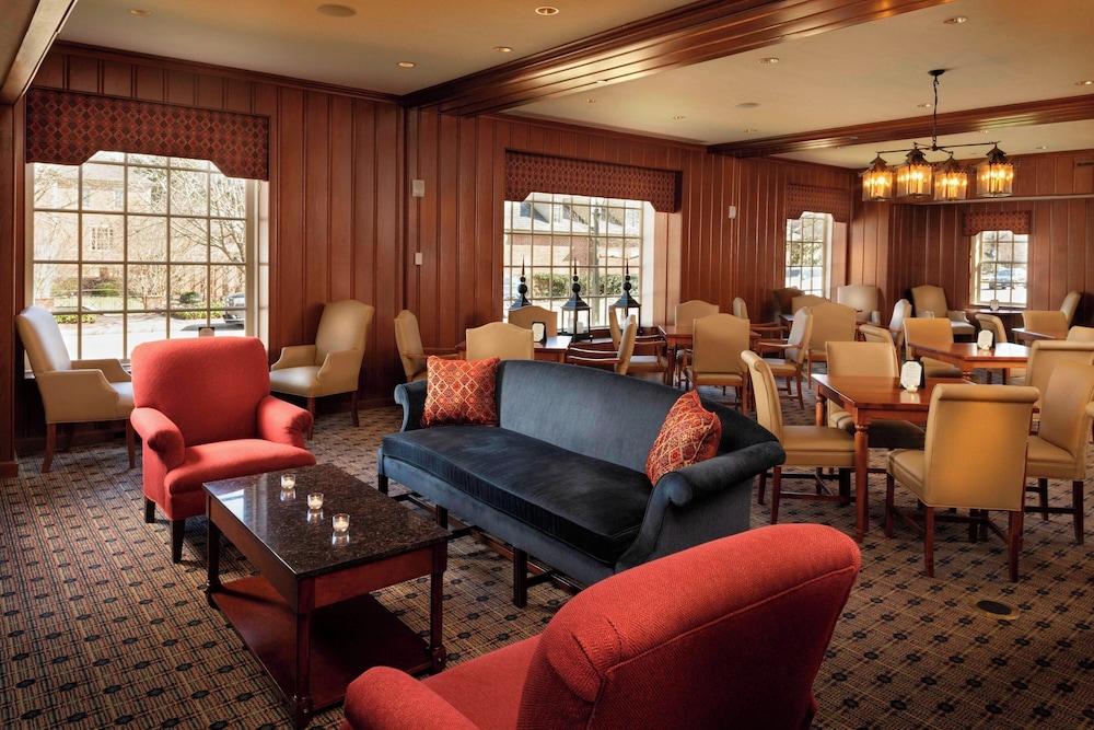 Williamsburg Lodge Autograph Collection - photo 86