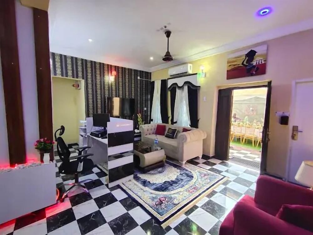 Nomsy Luxury Service Apartments — 4-Star Luxury Hotel in Owerri, Nigeria