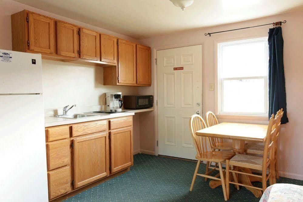 The Buckingham Motel Adults only - photo 36