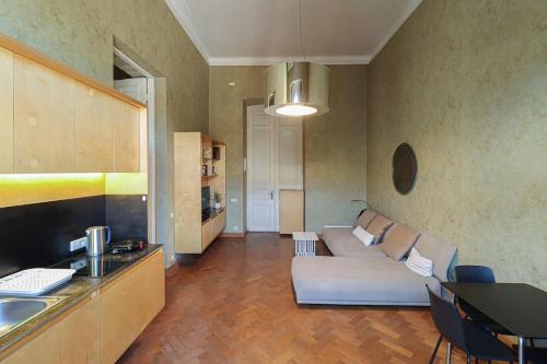 Central Tbilisi Modern 1BR Apt By Wehost