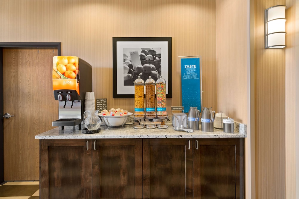 Hampton Inn Spearfish - photo 23