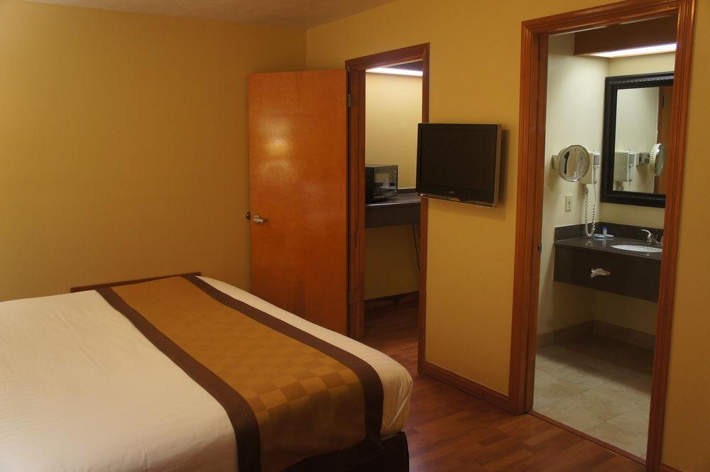 Americas Best Value Inn Harlingen - photo 14
