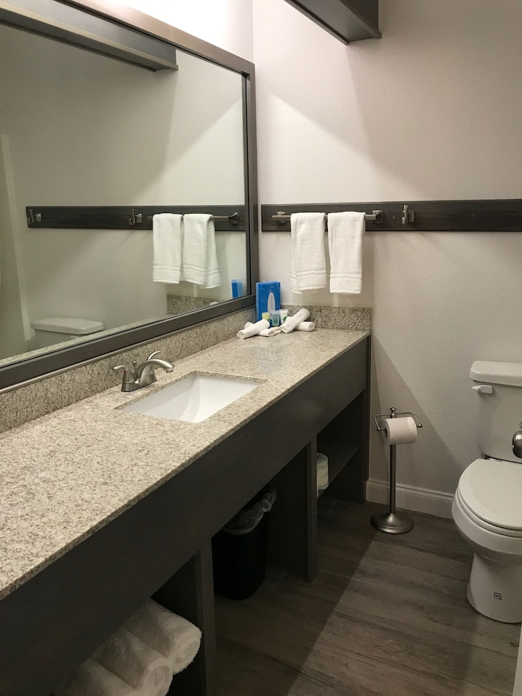 Hotel Pensacola - photo 54