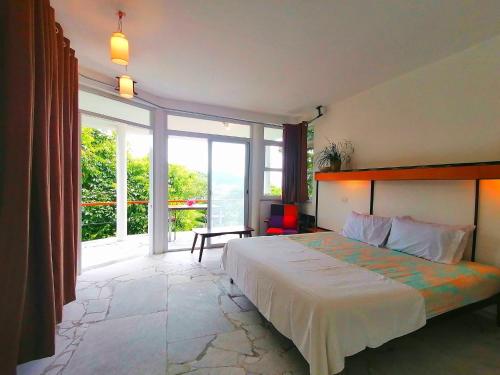 Lonos Circle Ocean View Room in Romblon, Philippines