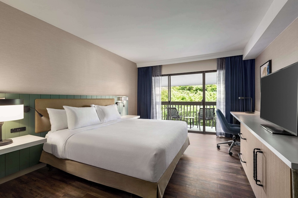Hilton Garden Inn Monterey - photo 13
