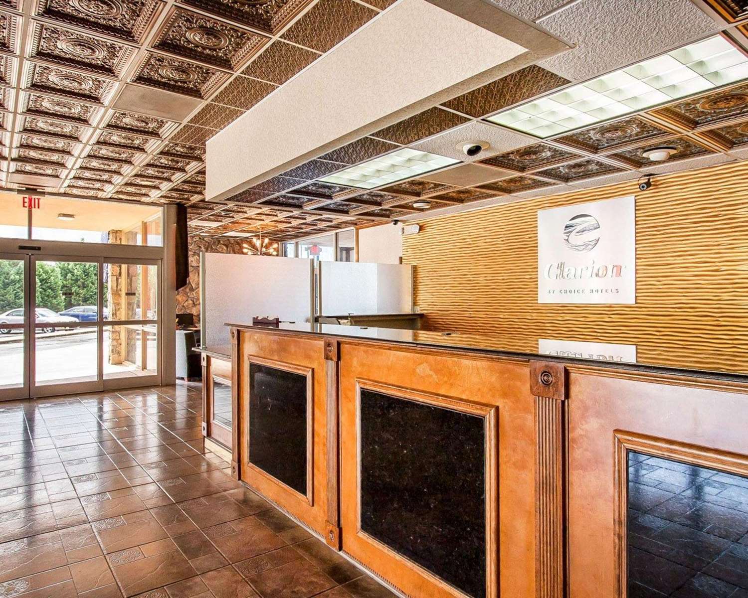 Clarion Inn & Suites University Center - photo 14