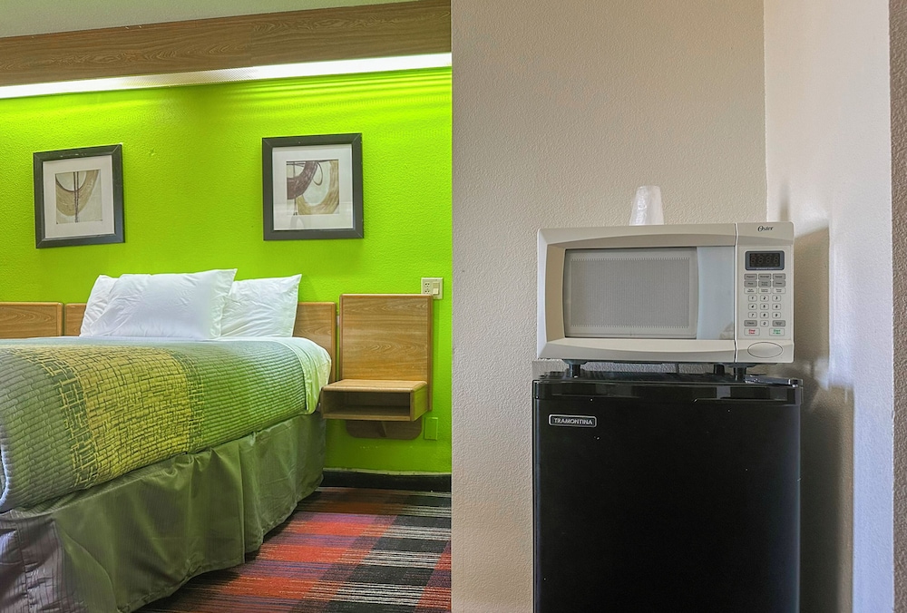 Classic Inn By OYO I 240 Near Memphis Airport - photo 36
