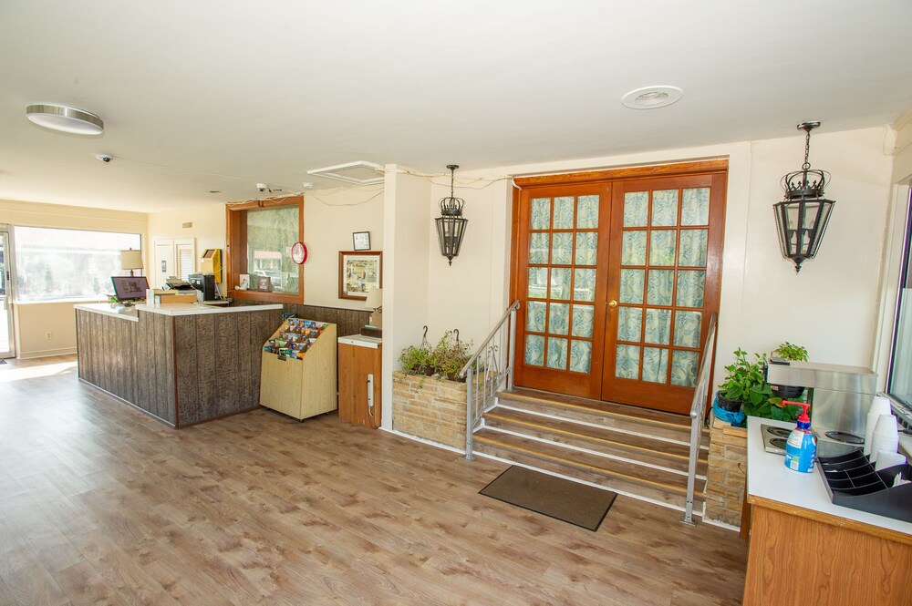 Coach House Inn - photo 5