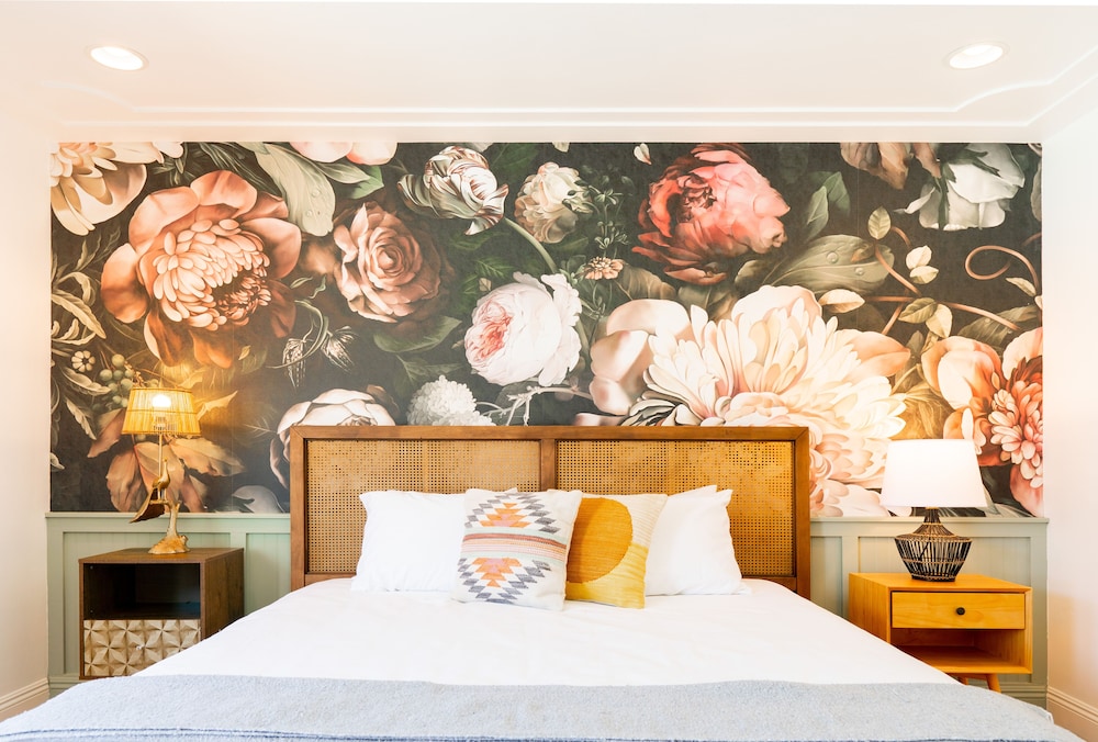 Fleur Noire Hotel 21 and Over - photo 8