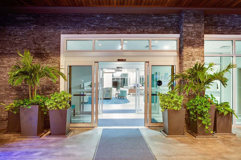 Holiday Inn Express & Suites Panama City Beach Beachfront by IHG - photo 122