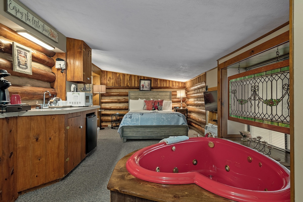 Tall Pines Inn - photo 38
