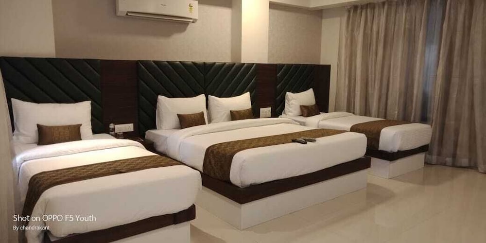 Hotel Seven Sky in Nashik, India
