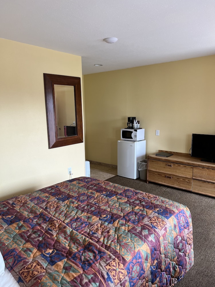 All Star Inn & Suites - photo 52