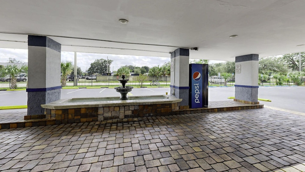 Days Inn by Wyndham Orlando Downtown - photo 46