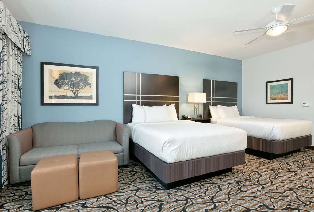 La Quinta Inn & Suites by Wyndham Lubbock Southwest - photo 20