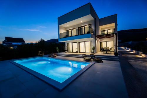 Villa Seascape with private pool — 4-Star Luxury Hotel in Kastel Novi, Croatia