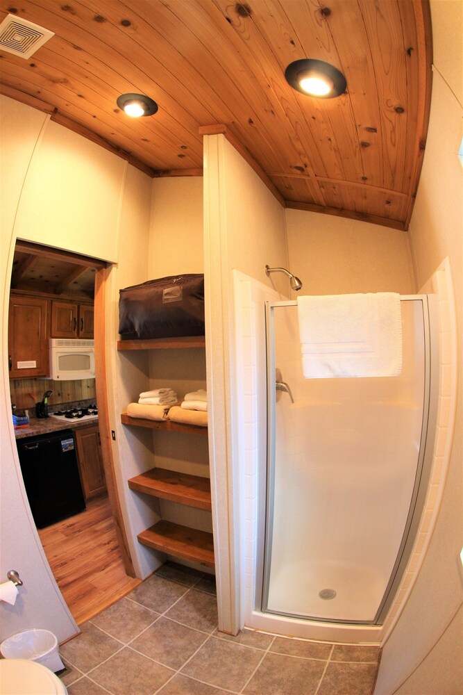 Crater Lake Resort - photo 54