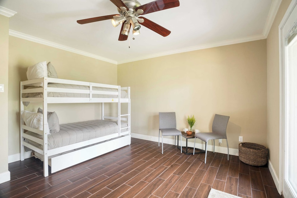 Travis by Avantstay Waterfront Lake Retreat - photo 25