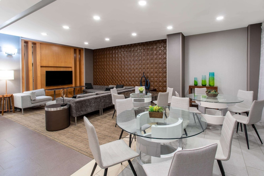 Hawthorn Suites By Wyndham Loveland - photo 3