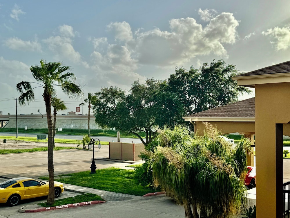 Texas Inn and Suites City Center at University Dr. - featured photo