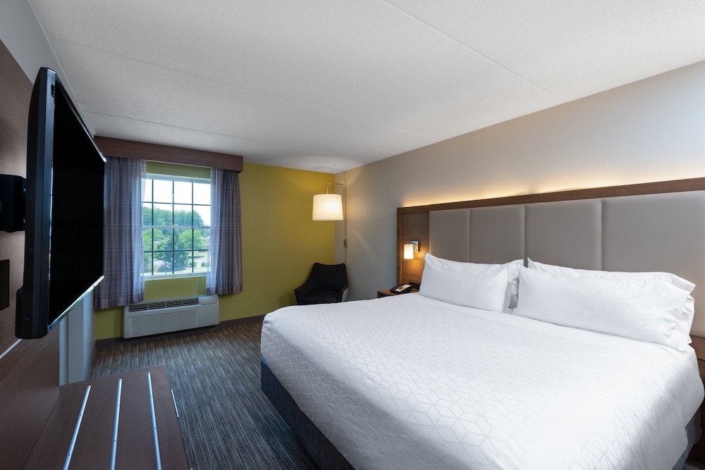 Holiday Inn Express State College at Williamsburg Square by IHG - photo 16