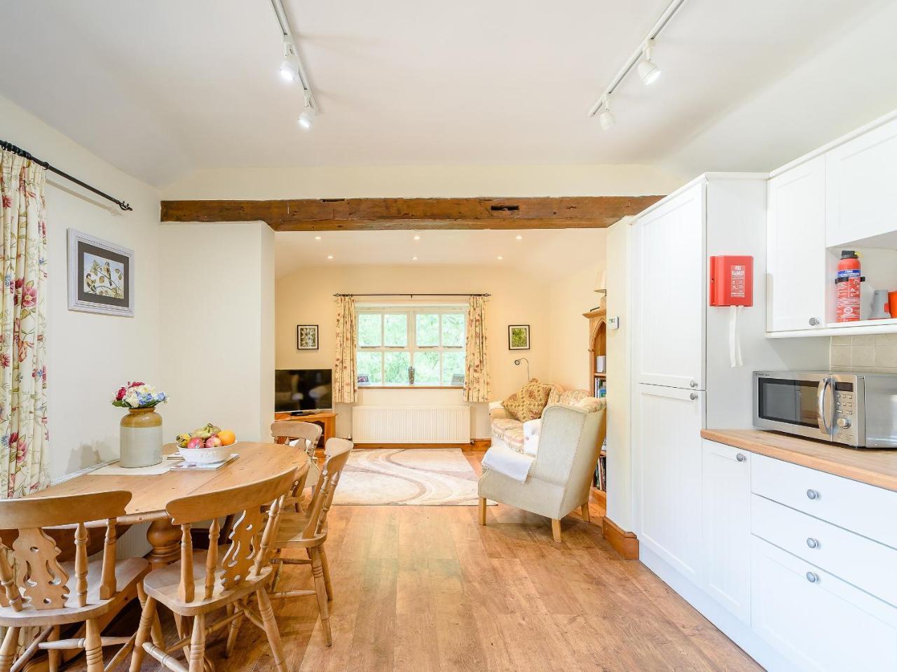 Cottage In The Pond W43212 — 4-Star Luxury Hotel in Kingston Upon Hull, United Kingdom
