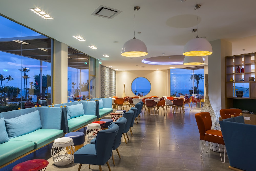 מזון ומשקאות